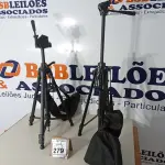 LOTE 279 - 02 TRIPÉS PARA CÂMERAS MARCA TOMATE. (NO ESTADO) ATENÇÃO! FAZER A VISITAÇÃO ANTES DE ARREMATAR, NÃO SABEMOS SE FUNCIONA. LEILÃO NÃO TEM GARANTIA E NEM DEVOLUÇÃO, SUJEITO A POSSÍVEIS AVARIAS VISÍVEIS/OCULTAS E/OU AUSÊNCIA DE COMPONENTES.