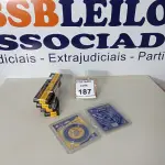 LOTE 187 - 02 DISCOS DIAMANTADO CONTÍNUO E 04 MASSAS P/CALAFETAR MARCA VONDER. (NOVO) (NO ESTADO) ATENÇÃO! FAZER A VISITAÇÃO ANTES DE ARREMATAR, NÃO SABEMOS SE FUNCIONA. LEILÃO NÃO TEM GARANTIA E NEM DEVOLUÇÃO, SUJEITO A POSSÍVEIS AVARIAS VISÍVEIS/OCULTAS E/OU AUSÊNCIA DE COMPONENTES.