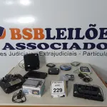 LOTE 229 - 02 ANTENAS DE TV, 01 APARELHO FOTO DIGITAL, 01 LEAPFROG, 02 DISCMAN, 01 RADIO CONTROLE, 04 GPS E 01 MEDIDOR DE PRESSÃO. (NO ESTADO) ATENÇÃO! FAZER A VISITAÇÃO ANTES DE ARREMATAR, NÃO SABEMOS SE FUNCIONA. LEILÃO NÃO TEM GARANTIA E NEM DEVOLUÇÃO, SUJEITO A POSSÍVEIS AVARIAS VISÍVEIS/OCULTAS E/OU AUSÊNCIA DE COMPONENTES.