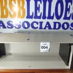 LOTE 004 - 01 ARMÁRIO SUSPENSO. (NO ESTADO EM QUE SE ENCONTRA. SUJEITO A AVARIAS OCULTAS/VISÍVEIS.)