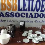 LOTE 196 - 01 LOTE COM TORRADEIRA, CAFETEIRA, TAÇAS E PIREX. (NO ESTADO EM QUE SE ENCONTRA. SUJEITO A AVARIAS OCULTAS/VISÍVEIS.)
