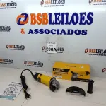 LOTE 200 - 01 ESMERILHADEIRA ANGULAR 220V 710W ACESSÓRIOS 1 CHAVE 1 PROTETOR 1 MANOPLA  (NOVO) (NO ESTADO) ATENÇÃO! FAZER A VISITAÇÃO ANTES DE ARREMATAR, NÃO SABEMOS SE FUNCIONA. LEILÃO NÃO TEM GARANTIA E NEM DEVOLUÇÃO, SUJEITO A POSSÍVEIS AVARIAS VISÍVEIS/OCULTAS E/OU AUSÊNCIA DE COMPONENTES.