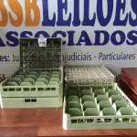 LOTE 219 - 05 BANDEJAS PARA LAVA LOUÇAS INDUSTRIAIS. (NO ESTADO EM QUE SE ENCONTRA. SUJEITO A AVARIAS OCULTAS/VISÍVEIS.)