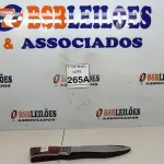 LOTE 265 - 01 FACA IMPORTADA AÇO INOXIDÁVEL CABO EM MADEIRA COM DETALHE DE ESCORPIÃO NA GUARDA FULL TANG BAINHA DE NYLON TAMANHO TOTAL 32CM PESO 390G JÁ AFIADA   (NOVO) (NO ESTADO) ATENÇÃO! FAZER A VISITAÇÃO ANTES DE ARREMATAR, NÃO SABEMOS SE FUNCIONA. LEILÃO NÃO TEM GARANTIA E NEM DEVOLUÇÃO, SUJEITO A POSSÍVEIS AVARIAS VISÍVEIS/OCULTAS E/OU AUSÊNCIA DE COMPONENTES.