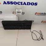 LOTE 285 - 01 TECLADO PARA COMPUTADORE. (NO ESTADO EM QUE SE ENCONTRA. SUJEITO A AVARIAS OCULTAS/VISÍVEIS.)