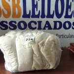 LOTE 224 - 05 COLCHAS DE CAMA DE CASAL. (NO ESTADO EM QUE SE ENCONTRA. SUJEITO A AVARIAS OCULTAS/VISÍVEIS.)