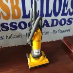 LOTE 195 - 01 ASPIRADOR DE PÓ LIGHT SPEED 110V (VACUUM CLEANER). (NO ESTADO EM QUE SE ENCONTRA. SUJEITO A AVARIAS OCULTAS/VISÍVEIS.) AV9669J