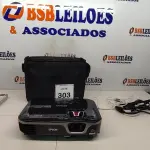 LOTE 303 - 01 EPSON PROJECTOR COM BOLSA E CONTROLE. (NO ESTADO EM QUE SE ENCONTRA. SUJEITO A AVARIAS OCULTAS/VISÍVEIS.) AV9448J