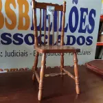 LOTE 129 - 01 CADEIRA DE COZINHA. (NO ESTADO EM QUE SE ENCONTRA. SUJEITO A AVARIAS OCULTAS/VISÍVEIS.) AU2314P