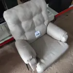 LOTE 199 - 01 RECLINER. (NO ESTADO EM QUE SE ENCONTRA. SUJEITO A AVARIAS OCULTAS/VISÍVEIS.) AV9500F
