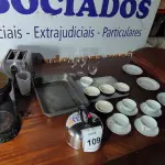 LOTE 109 - 01 LOTE COM TORRADEIRA, CAFETEIRA, TAÇAS. (NO ESTADO EM QUE SE ENCONTRA. SUJEITO A AVARIAS OCULTAS/VISÍVEIS.)
