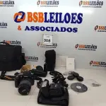 LOTE 308 - 01 CÂMERA DIGITAL NIKON D90 COM BOLSA E ACESSORIOS. (NO ESTADO EM QUE SE ENCONTRA. SUJEITO A AVARIAS OCULTAS/VISÍVEIS.)  AV9443L