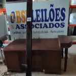 LOTE 180 - 01 TELA DE PROJEÇÃO ELÉTRICA. (NO ESTADO EM QUE SE ENCONTRA. SUJEITO A AVARIAS OCULTAS/VISÍVEIS.)