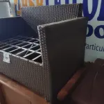 LOTE 181 - 01 SOFÁ DE JARDIM. (NO ESTADO EM QUE SE ENCONTRA. SUJEITO A AVARIAS OCULTAS/VISÍVEIS.) BH1553C