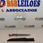 LOTE 300 - 01 FACA IMPORTADA AÇO INOXIDÁVEL CABO EM MADEIRA FULL TANG BAINHA DE NYLON TAMANHO TOTAL 38CM PESO 408G JÁ AFIADA  