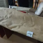 LOTE 172 - 01 TAPETE. (NO ESTADO EM QUE SE ENCONTRA. SUJEITO A AVARIAS OCULTAS/VISÍVEIS.) AU2130F
