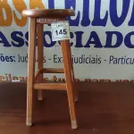 LOTE 145 - 01 BANCO DE COZINHA. (NO ESTADO EM QUE SE ENCONTRA. SUJEITO A AVARIAS OCULTAS/VISÍVEIS.) BF8505F