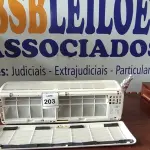 LOTE 203 - 01 AR CONDICIONADO. (NO ESTADO EM QUE SE ENCONTRA. SUJEITO A AVARIAS OCULTAS/VISÍVEIS.) AV9702V