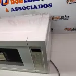 LOTE 190 - 01 MICRO-ONDAS WHIRLPOOL 110V. (NO ESTADO EM QUE SE ENCONTRA. SUJEITO A AVARIAS OCULTAS/VISÍVEIS.)  AV9461W