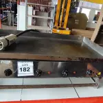 LOTE 182 - 01 CHAPA ELÉCTRICA GRILL. (CHAPA) ELÉTRICA TRIFÁSICO (NO ESTADO EM QUE SE ENCONTRA. SUJEITO A AVARIAS OCULTAS/VISÍVEIS.) AV9731Y