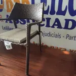 LOTE 225 - 01 CADEIRA DE JARDIM. (NO ESTADO EM QUE SE ENCONTRA. SUJEITO A AVARIAS OCULTAS/VISÍVEIS.) BH1551U
