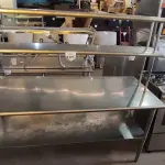LOTE 131 - 01 BALCÃO EM INOX. (NO ESTADO EM QUE SE ENCONTRA. SUJEITO A AVARIAS OCULTAS/VISÍVEIS.) AV9452R
