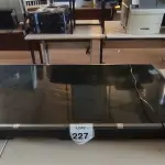 LOTE 227 - 01 TV SMART 4K LED 55’’ MARCA PHILCO COM AVARIAS. (NO ESTADO) ATENÇÃO! FAZER A VISITAÇÃO ANTES DE ARREMATAR, NÃO SABEMOS SE FUNCIONA, LEILÃO NÃO TEM GARANTIA E NEM DEVOLUÇÃO, SUJEITO A POSSÍVEIS AVARIAS VISÍVEIS/OCULTAS E/OU AUSÊNCIA DE COMPONENTES.