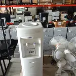 LOTE 257 - 01 BEBEDOURO PARA GARRAFÃO MARCA IBBL E 01 CLIMATIZADOR DE AR MARCA CONSUL. (NO ESTADO) ATENÇÃO! FAZER A VISITAÇÃO ANTES DE ARREMATAR, NÃO SABEMOS SE FUNCIONA, LEILÃO NÃO TEM GARANTIA E NEM DEVOLUÇÃO, SUJEITO A POSSÍVEIS AVARIAS VISÍVEIS/OCULTAS E/OU AUSÊNCIA DE COMPONENTES.