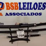LOTE 170 - 03 ESPADAS KATANA ORNAMENTAIS COM SUPORTE E BAINHA. (NOVO) (NO ESTADO) ATENÇÃO! FAZER A VISITAÇÃO ANTES DE ARREMATAR, NÃO SABEMOS SE FUNCIONA. LEILÃO NÃO TEM GARANTIA E NEM DEVOLUÇÃO, SUJEITO A POSSÍVEIS AVARIAS VISÍVEIS/OCULTAS E/OU AUSÊNCIA DE COMPONENTES.