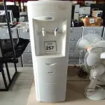 LOTE 257 - 01 BEBEDOURO PARA GARRAFÃO MARCA IBBL E 01 CLIMATIZADOR DE AR MARCA CONSUL. (NO ESTADO) ATENÇÃO! FAZER A VISITAÇÃO ANTES DE ARREMATAR, NÃO SABEMOS SE FUNCIONA, LEILÃO NÃO TEM GARANTIA E NEM DEVOLUÇÃO, SUJEITO A POSSÍVEIS AVARIAS VISÍVEIS/OCULTAS E/OU AUSÊNCIA DE COMPONENTES.