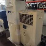 LOTE 233 - 01 BEBEDOURO PARA GARRAFÃO MARCA IBBL E 01 CLIMATIZADOR DE AR MARCA CONSUL. (NO ESTADO) ATENÇÃO! FAZER A VISITAÇÃO ANTES DE ARREMATAR, NÃO SABEMOS SE FUNCIONA, LEILÃO NÃO TEM GARANTIA E NEM DEVOLUÇÃO, SUJEITO A POSSÍVEIS AVARIAS VISÍVEIS/OCULTAS E/OU AUSÊNCIA DE COMPONENTES.