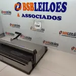 LOTE 104 - 01 ENCADERNADORA LASSANE.  (NO ESTADO) ATENÇÃO! FAZER A VISITAÇÃO ANTES DE ARREMATAR, NÃO SABEMOS SE FUNCIONA, LEILÃO NÃO TEM GARANTIA E NEM DEVOLUÇÃO, SUJEITO A POSSÍVEIS AVARIAS VISÍVEIS/OCULTAS E/OU AUSÊNCIA DE COMPONENTES.