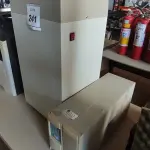 LOTE 241 - 01 CONTADOR DE CÉDULAS A VÁCUO E 01 NOBREAK 2000VA. (NO ESTADO) ATENÇÃO! FAZER A VISITAÇÃO ANTES DE ARREMATAR, NÃO SABEMOS SE FUNCIONA, LEILÃO NÃO TEM GARANTIA E NEM DEVOLUÇÃO, SUJEITO A POSSÍVEIS AVARIAS VISÍVEIS/OCULTAS E/OU AUSÊNCIA DE COMPONENTES.