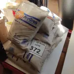 LOTE 372 - 10 PACOTES DE GRANITINA/08 PARA GRAFIADO COM 4KG CADA. (NO ESTADO) ATENÇÃO! FAZER A VISITAÇÃO ANTES DE ARREMATAR, NÃO SABEMOS SE FUNCIONA. LEILÃO NÃO TEM GARANTIA E NEM DEVOLUÇÃO, SUJEITO A POSSÍVEIS AVARIAS VISÍVEIS/OCULTAS E/OU AUSÊNCIA DE COMPONENTES.