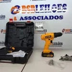 LOTE 065 - 01 PARAFUSADEIRA 48V COM DUAS BATERIAS E ADAPTADOR CORTADOR DE CHAPA COM MALETA  (NOVO) (NO ESTADO) ATENÇÃO! FAZER A VISITAÇÃO ANTES DE ARREMATAR, NÃO SABEMOS SE FUNCIONA. LEILÃO NÃO TEM GARANTIA E NEM DEVOLUÇÃO, SUJEITO A POSSÍVEIS AVARIAS VISÍVEIS/OCULTAS E/OU AUSÊNCIA DE COMPONENTES.