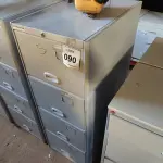 LOTE 090 - 01 ARQUIVO DE AÇO 04 GAVETAS. (NO ESTADO) ATENÇÃO! FAZER A VISITAÇÃO ANTES DE ARREMATAR, NÃO SABEMOS SE FUNCIONA, LEILÃO NÃO TEM GARANTIA E NEM DEVOLUÇÃO, SUJEITO A POSSÍVEIS AVARIAS VISÍVEIS/OCULTAS E/OU AUSÊNCIA DE COMPONENTES.