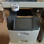 LOTE 234 - 01 IMPRESSORA MULTIFUNCIONAL MX711DE MARCA LEXMARK. (NO ESTADO) ATENÇÃO! FAZER A VISITAÇÃO ANTES DE ARREMATAR, NÃO SABEMOS SE FUNCIONA, LEILÃO NÃO TEM GARANTIA E NEM DEVOLUÇÃO, SUJEITO A POSSÍVEIS AVARIAS VISÍVEIS/OCULTAS E/OU AUSÊNCIA DE COMPONENTES.