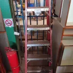 LOTE 223 - 01 ESCADA TESOURA. (NO ESTADO) ATENÇÃO! FAZER A VISITAÇÃO ANTES DE ARREMATAR, NÃO SABEMOS SE FUNCIONA, LEILÃO NÃO TEM GARANTIA E NEM DEVOLUÇÃO, SUJEITO A POSSÍVEIS AVARIAS VISÍVEIS/OCULTAS E/OU AUSÊNCIA DE COMPONENTES.