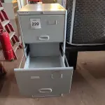 LOTE 220 - 01 ARQUIVO DE AÇO 04 GAVETAS. (NO ESTADO) ATENÇÃO! FAZER A VISITAÇÃO ANTES DE ARREMATAR, NÃO SABEMOS SE FUNCIONA, LEILÃO NÃO TEM GARANTIA E NEM DEVOLUÇÃO, SUJEITO A POSSÍVEIS AVARIAS VISÍVEIS/OCULTAS E/OU AUSÊNCIA DE COMPONENTES.