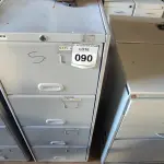 LOTE 090 - 01 ARQUIVO DE AÇO 04 GAVETAS. (NO ESTADO) ATENÇÃO! FAZER A VISITAÇÃO ANTES DE ARREMATAR, NÃO SABEMOS SE FUNCIONA, LEILÃO NÃO TEM GARANTIA E NEM DEVOLUÇÃO, SUJEITO A POSSÍVEIS AVARIAS VISÍVEIS/OCULTAS E/OU AUSÊNCIA DE COMPONENTES.