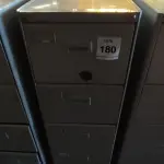 LOTE 180 - 01 ARQUIVO DE AÇO 04 GAVETAS. (NO ESTADO) ATENÇÃO! FAZER A VISITAÇÃO ANTES DE ARREMATAR, NÃO SABEMOS SE FUNCIONA, LEILÃO NÃO TEM GARANTIA E NEM DEVOLUÇÃO, SUJEITO A POSSÍVEIS AVARIAS VISÍVEIS/OCULTAS E/OU AUSÊNCIA DE COMPONENTES.
