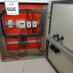 LOTE 086 - 01 QUADRO ELÉTRICO. (NO ESTADO) ATENÇÃO! FAZER A VISITAÇÃO O ANTES DE ARREMATAR, NÃO SABEMOS SE FUNCIONA, LEILÃO NÃO TEM GARANTIA E NEM DEVOLUÇÃO, SUJEITO A POSSÍVEIS AVARIAS VISÍVEIS/OCULTAS E/OU AUSÊNCIA DE COMPONENTES.