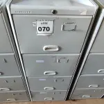 LOTE 070 - 01 ARQUIVO DE AÇO 04 GAVETAS. (NO ESTADO) ATENÇÃO! FAZER A VISITAÇÃO ANTES DE ARREMATAR, NÃO SABEMOS SE FUNCIONA, LEILÃO NÃO TEM GARANTIA E NEM DEVOLUÇÃO, SUJEITO A POSSÍVEIS AVARIAS VISÍVEIS/OCULTAS E/OU AUSÊNCIA DE COMPONENTES.