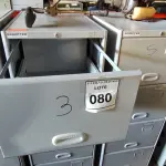 LOTE 080 - 01 ARQUIVO DE AÇO 04 GAVETAS. (NO ESTADO) ATENÇÃO! FAZER A VISITAÇÃO ANTES DE ARREMATAR, NÃO SABEMOS SE FUNCIONA, LEILÃO NÃO TEM GARANTIA E NEM DEVOLUÇÃO, SUJEITO A POSSÍVEIS AVARIAS VISÍVEIS/OCULTAS E/OU AUSÊNCIA DE COMPONENTES.