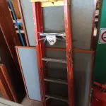 LOTE 224 - 01 ESCADA TESOURA. (NO ESTADO) ATENÇÃO! FAZER A VISITAÇÃO ANTES DE ARREMATAR, NÃO SABEMOS SE FUNCIONA, LEILÃO NÃO TEM GARANTIA E NEM DEVOLUÇÃO, SUJEITO A POSSÍVEIS AVARIAS VISÍVEIS/OCULTAS E/OU AUSÊNCIA DE COMPONENTES.