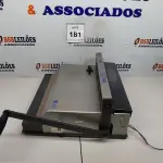 LOTE 181 - 01 ENCADERNADORA MARCA LASSANE. (NO ESTADO) ATENÇÃO! FAZER A VISITAÇÃO ANTES DE ARREMATAR, NÃO SABEMOS SE FUNCIONA, LEILÃO NÃO TEM GARANTIA E NEM DEVOLUÇÃO, SUJEITO A POSSÍVEIS AVARIAS VISÍVEIS/OCULTAS E/OU AUSÊNCIA DE COMPONENTES.