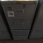 LOTE 190 - 01 ARQUIVO DE AÇO 04 GAVETAS. (NO ESTADO) ATENÇÃO! FAZER A VISITAÇÃO ANTES DE ARREMATAR, NÃO SABEMOS SE FUNCIONA, LEILÃO NÃO TEM GARANTIA E NEM DEVOLUÇÃO, SUJEITO A POSSÍVEIS AVARIAS VISÍVEIS/OCULTAS E/OU AUSÊNCIA DE COMPONENTES.
