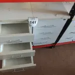 LOTE 141 - 02 GAVETEIROS DE ESCRITÓRIO. (NO ESTADO) ATENÇÃO! FAZER A VISITAÇÃO ANTES DE ARREMATAR, NÃO SABEMOS SE FUNCIONA, LEILÃO NÃO TEM GARANTIA E NEM DEVOLUÇÃO, SUJEITO A POSSÍVEIS AVARIAS VISÍVEIS/OCULTAS E/OU AUSÊNCIA DE COMPONENTES.