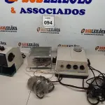LOTE 094 - 03 EQUIPAMENTOS ODONTOLÓGICOS. (NO ESTADO) ATENÇÃO! FAZER A VISITAÇÃO ANTES DE ARREMATAR, NÃO SABEMOS SE FUNCIONA, LEILÃO NÃO TEM GARANTIA E NEM DEVOLUÇÃO, SUJEITO A POSSÍVEIS AVARIAS VISÍVEIS/OCULTAS E/OU AUSÊNCIA DE COMPONENTES.
