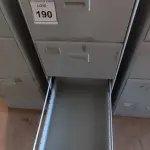 LOTE 190 - 01 ARQUIVO DE AÇO 04 GAVETAS. (NO ESTADO) ATENÇÃO! FAZER A VISITAÇÃO ANTES DE ARREMATAR, NÃO SABEMOS SE FUNCIONA, LEILÃO NÃO TEM GARANTIA E NEM DEVOLUÇÃO, SUJEITO A POSSÍVEIS AVARIAS VISÍVEIS/OCULTAS E/OU AUSÊNCIA DE COMPONENTES.